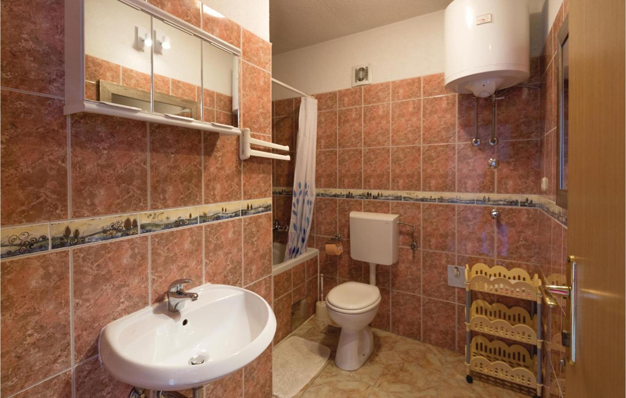 Nice Apartment In Makarska With House Sea View Экстерьер фото
